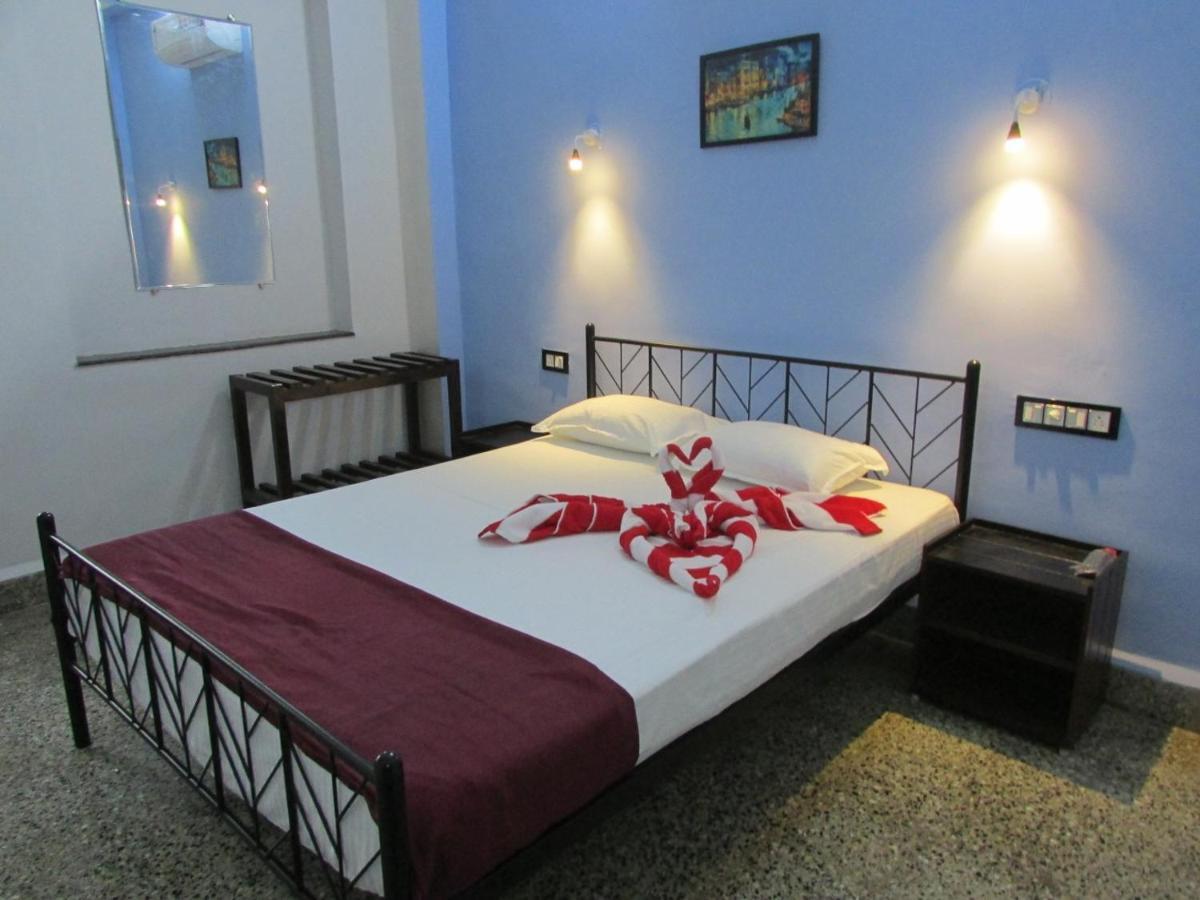 SanRit Hotel GOA Buitenkant foto